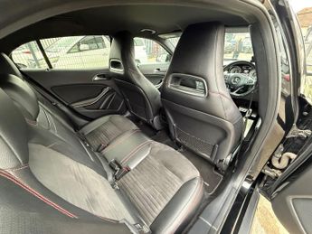 Mercedes-Benz GLA 2.1 GLA220d AMG Line (Premium) 7G-DCT 4MATIC Euro 6 (s/s) 5dr