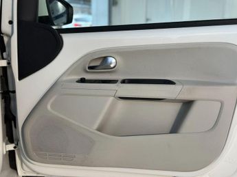 Volkswagen up! 1.0 High up! Hatchback 5dr Petrol ASG Euro 6 (s/s) (75 ps)