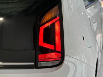 Volkswagen up! 1.0 High up! Hatchback 5dr Petrol ASG Euro 6 (s/s) (75 ps)