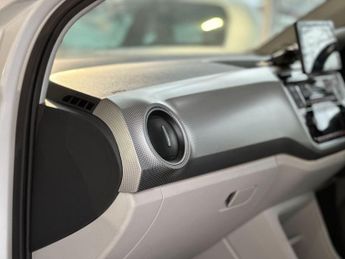 Volkswagen up! 1.0 High up! Hatchback 5dr Petrol ASG Euro 6 (s/s) (75 ps)