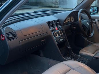 Mercedes-Benz C Class 2.4 C240 Sport 4dr