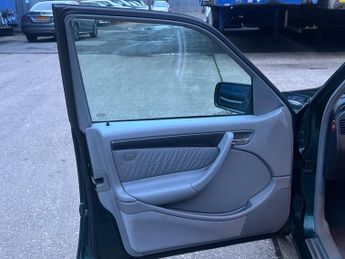 Mercedes-Benz C Class 2.4 C240 Sport 4dr