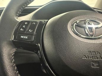 Toyota Yaris 1.5 VVT-h Icon Tech E-CVT Euro 6 (s/s) 5dr