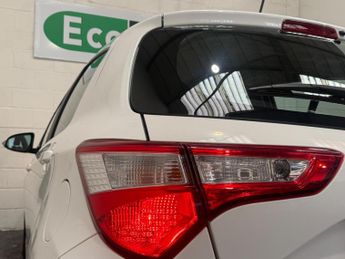 Toyota Yaris 1.5 VVT-h Icon Tech E-CVT Euro 6 (s/s) 5dr