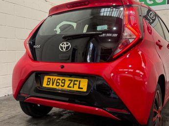 Toyota AYGO 1.0 VVT-i x-play x-shift Euro 6 5dr
