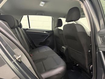 Volkswagen e-Golf 35.8kWh e-Golf Auto 5dr