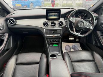 Mercedes-Benz GLA 2.1 GLA220d AMG Line (Premium Plus) 7G-DCT 4MATIC Euro 6 (s/s) 5