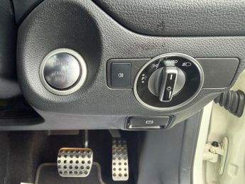 Mercedes-Benz GLA 2.1 GLA220d AMG Line (Premium Plus) 7G-DCT 4MATIC Euro 6 (s/s) 5