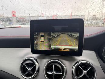 Mercedes-Benz GLA 2.1 GLA220d AMG Line (Premium Plus) 7G-DCT 4MATIC Euro 6 (s/s) 5