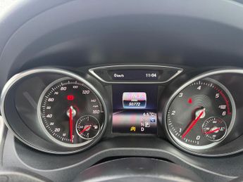 Mercedes-Benz GLA 2.1 GLA220d AMG Line (Premium Plus) 7G-DCT 4MATIC Euro 6 (s/s) 5