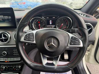 Mercedes-Benz GLA 2.1 GLA220d AMG Line (Premium Plus) 7G-DCT 4MATIC Euro 6 (s/s) 5