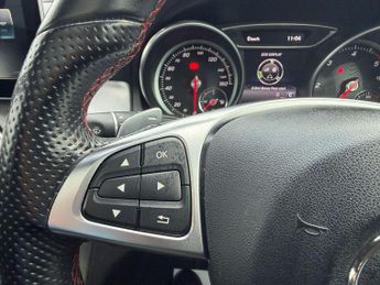 Mercedes-Benz GLA 2.1 GLA220d AMG Line (Premium Plus) 7G-DCT 4MATIC Euro 6 (s/s) 5