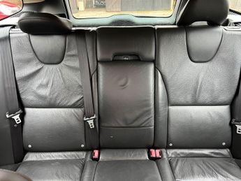 Volvo XC60 2.4 D5 SE Lux Geartronic AWD Euro 4 5dr