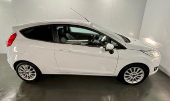FORD FIESTA 1.0T EcoBoost Titanium Hatchback 3dr Petrol Powershift Euro 6 (1
