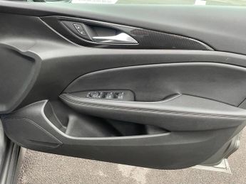 Vauxhall Insignia 1.5i Turbo GPF SRi VX Line Nav Grand Sport 5dr Petrol Automatic 