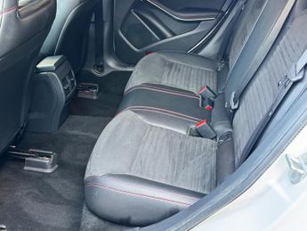 Mercedes-Benz CLA 2.1 CLA220d AMG Line Coupe 7G-DCT 4MATIC Euro 6 (s/s) 4dr