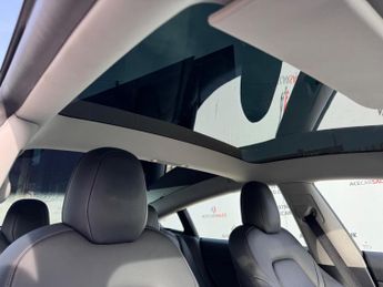 Tesla Model 3 (Dual Motor) Long Range Auto 4WDE 4dr