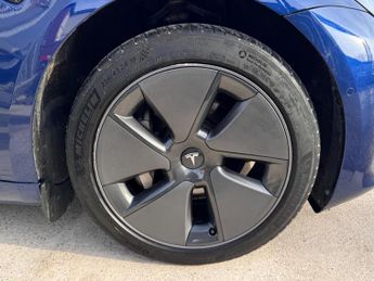 Tesla Model 3 (Dual Motor) Long Range Auto 4WDE 4dr