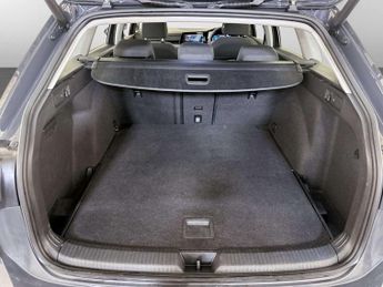 Volkswagen Golf 1.5 eTSI MHEV Style DSG Euro 6 (s/s) 5dr