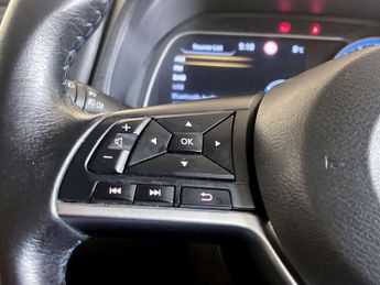 Nissan Leaf 39kWh Acenta Hatchback 5dr Electric Auto (150 ps)