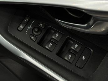 Volvo V40 1.5 T2 Momentum Nav Plus Auto Euro 6 (s/s) 5dr