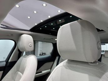 Jaguar F-PACE 2.0 D180 Prestige Auto AWD Euro 6 (s/s) 5dr