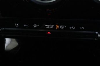 Mercedes-Benz CLA 1.3 CLA200h MHEV AMG Line (Executive) Coupe 7G-DCT Euro 6 (s/s) 