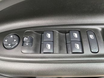 Jeep Avenger 1.2 e-Hybrid Summit e-DCT Euro 6 (s/s) 5dr