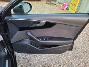 Audi A4 Avant 2.0 TFSI Black Edition S Tronic Euro 6 (s/s) 5dr