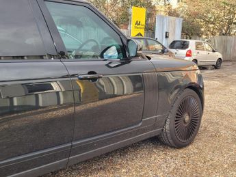 Land Rover Range Rover 3.0 SD V6 Vogue Auto 4WD Euro 6 (s/s) 5dr