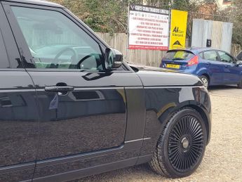 Land Rover Range Rover 3.0 SD V6 Vogue Auto 4WD Euro 6 (s/s) 5dr
