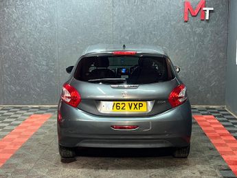 Peugeot 208 1.2 VTi Allure Euro 5 5dr
