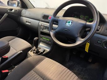 Skoda Octavia 1.9 TDI Pure Drive Elegance 5dr