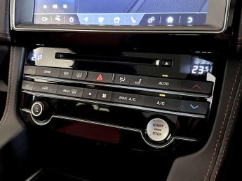 Jaguar F-PACE 2.0 P250i Chequered Flag SUV 5dr Petrol Auto AWD Euro 6 (s/s) (2
