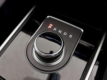 Jaguar F-PACE 2.0 P250i Chequered Flag SUV 5dr Petrol Auto AWD Euro 6 (s/s) (2