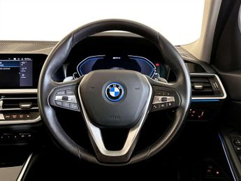 BMW 3 Series 2.0 330e 12kWh SE Pro Touring 5dr Petrol Plug-in Hybrid Auto Eur