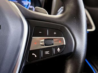 BMW 3 Series 2.0 330e 12kWh SE Pro Touring 5dr Petrol Plug-in Hybrid Auto Eur