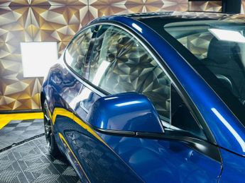 Tesla Model 3 (Dual Motor) Long Range Auto 4WDE 4dr