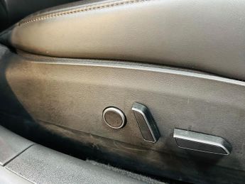 Tesla Model 3 (Dual Motor) Long Range Auto 4WDE 4dr