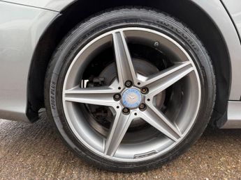 Mercedes-Benz C Class 2.1 C300h BlueTEC AMG Line Saloon 4dr Diesel Hybrid G-Tronic+ Eu