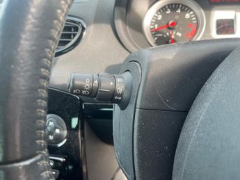 Renault Clio 1.6 VVT GT Line TomTom Sport Tourer Auto Euro 5 5dr