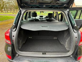 Renault Clio 1.6 VVT GT Line TomTom Sport Tourer Auto Euro 5 5dr