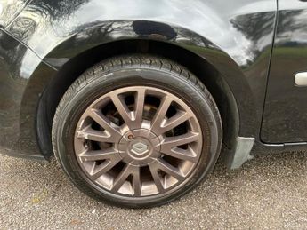 Renault Clio 1.6 VVT GT Line TomTom Sport Tourer Auto Euro 5 5dr