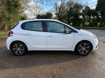 Peugeot 208 1.2 PureTech XS Lime Euro 6 5dr