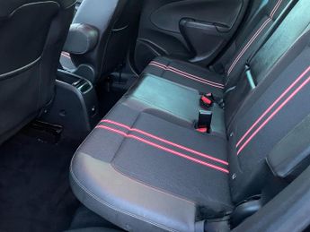 Vauxhall Crossland 1.2 Turbo SRi Nav SUV 5dr Petrol Auto Euro 6 (s/s) (130 ps)
