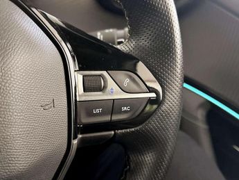 Peugeot E-2008 50kWh GT SUV 5dr Electric Auto (136 ps)