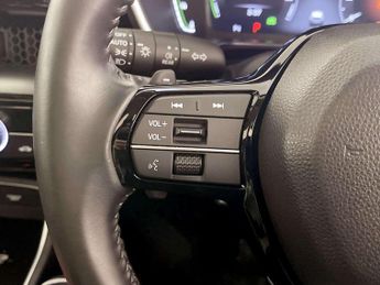 Honda CR-V 2.0 h i-MMD Elegance SUV 5dr Petrol Hybrid eCVT 4WD Euro 6 (s/s)