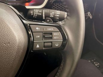 Honda CR-V 2.0 h i-MMD Elegance SUV 5dr Petrol Hybrid eCVT 4WD Euro 6 (s/s)