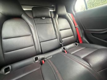 Mercedes-Benz GLA 2.0 GLA250 AMG Line (Premium) 7G-DCT 4MATIC Euro 6 (s/s) 5dr
