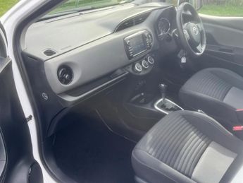 Toyota Yaris 1.5 VVT-i Icon Tech CVT Euro 6 5dr